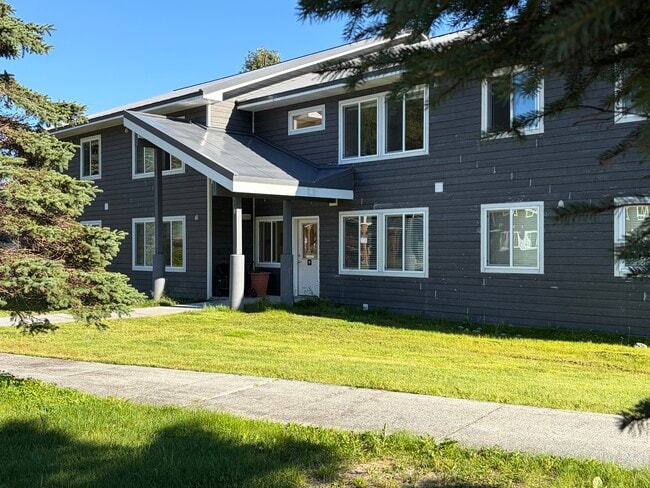 Exterior - Soundview Apartments