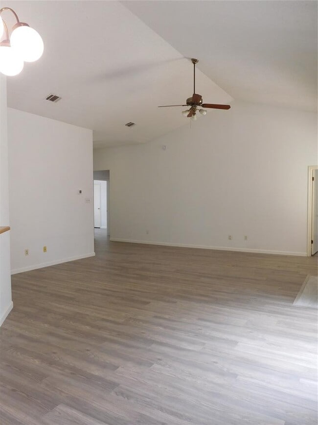 Photo - 2202 Quiet Wood Dr