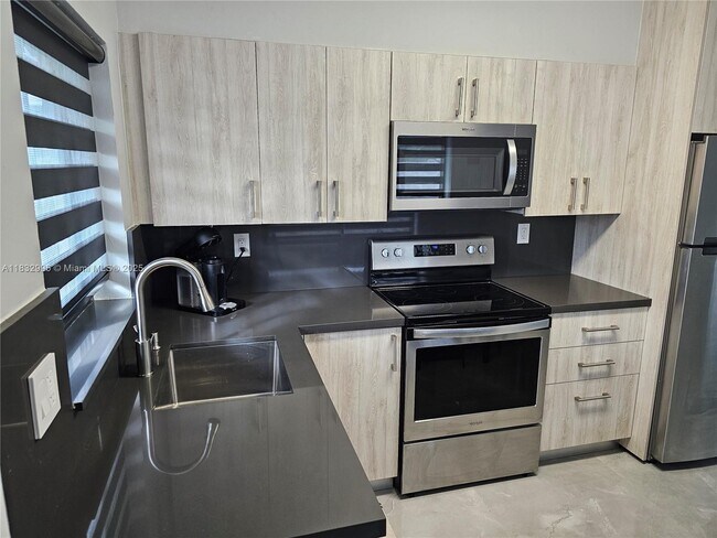 Photo - 2228 N 19th Ave Apartment Unit E