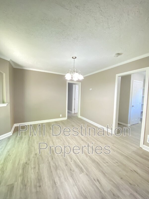 Photo - 5710 Hadley St