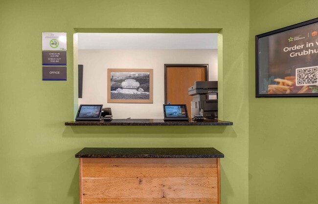 Furnished Studio-Fort Myers - Northeast