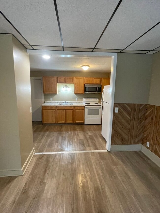 Building Photo - 141 College Ave Unit Apt 1