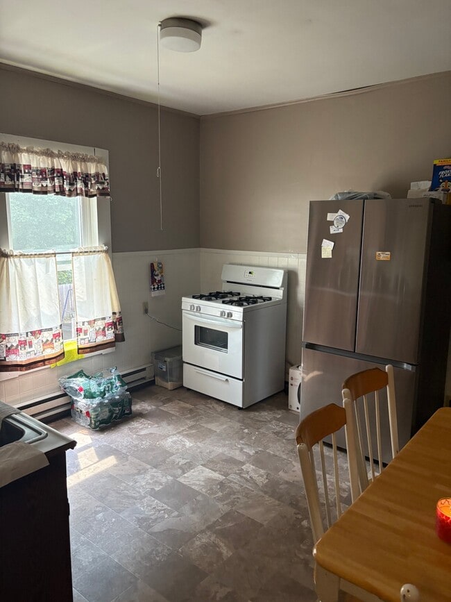 247 Mechanic St Unit 2-R
