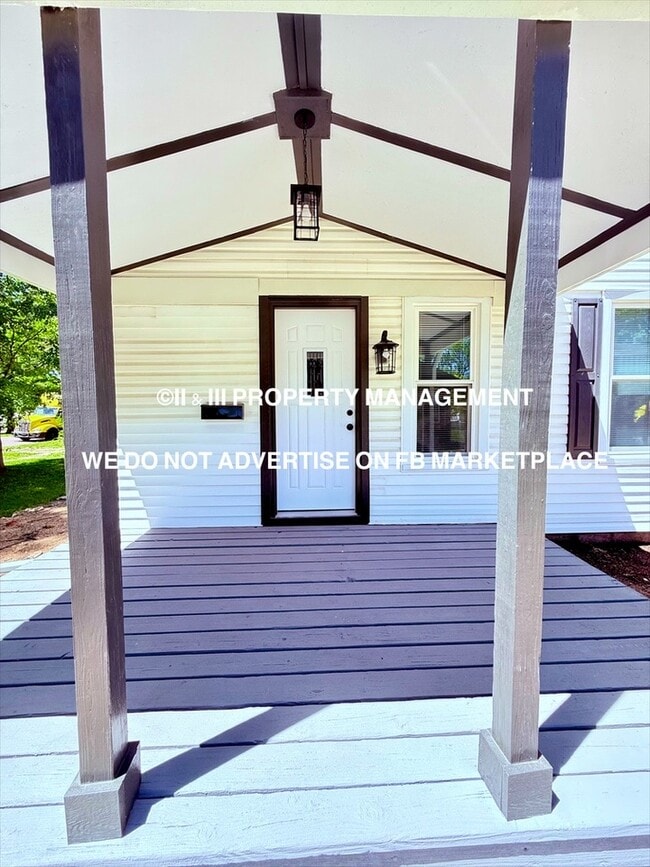Photo - 138 W Warren St