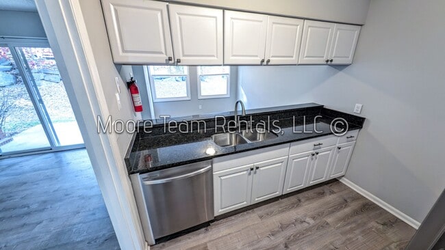 Photo - 416 Sixth Ave W