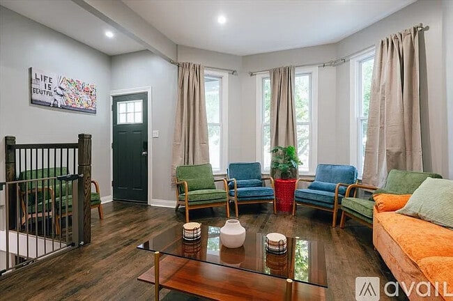 Photo - 2923 N Wisner Ave