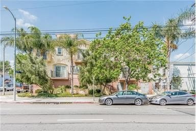 Photo - 6601 Woodley Ave Unidad 6