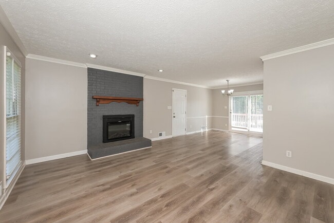 Photo - 529 Valleyview Dr