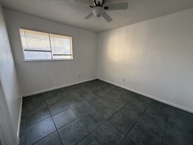 Photo - 3025 Lourdes St