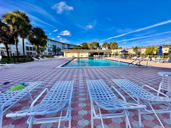 Building Photo - 1805 Eleuthera Point Unit D1 Rental