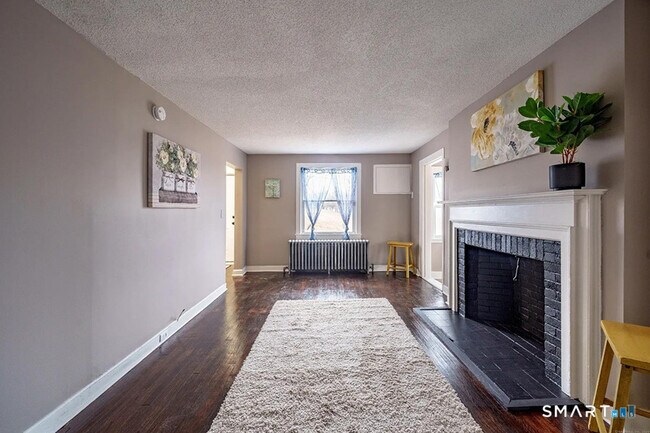 Photo - 73 Silver St