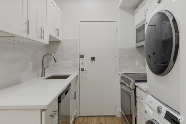 Building Photo - 94 Saint Botolph St Unit #98 - 6 Rental