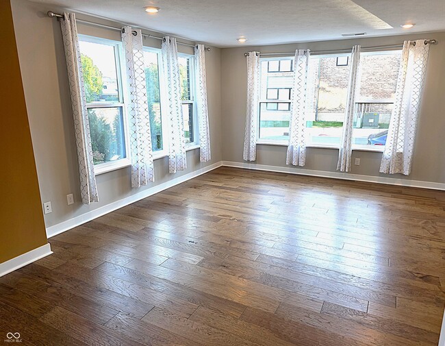 Photo - 11596 Fulham St