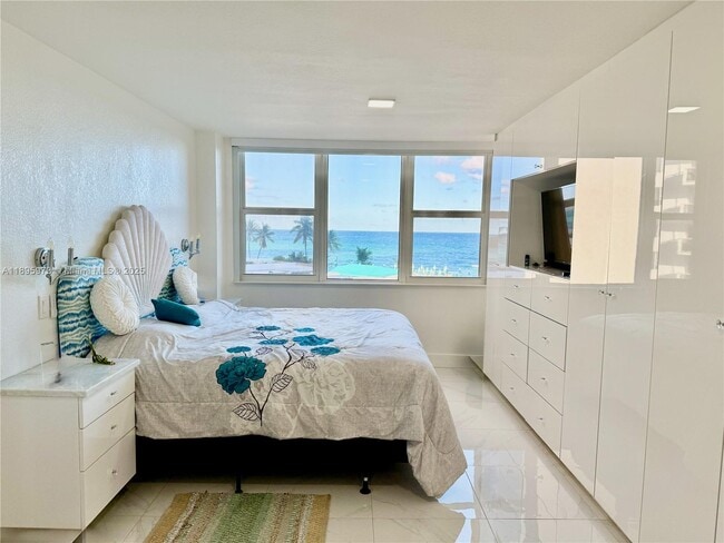 Building Photo - 3180 S Ocean Dr Unit 303