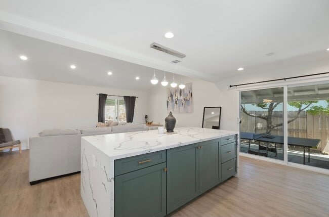 Photo - 895 Rutgers Ave Unidad 895 Rutgers