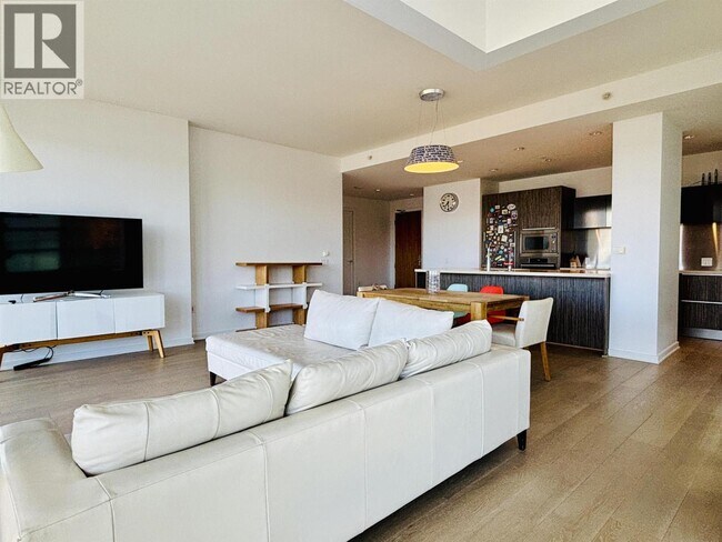 1616 Columbia St Unit 604