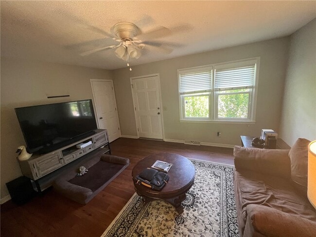 Photo - 520 Ravenel Cir