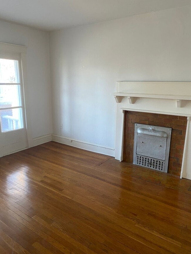 Building Photo - Cute 1 Bedroom Apartment in Roanoke Area Unit 2N