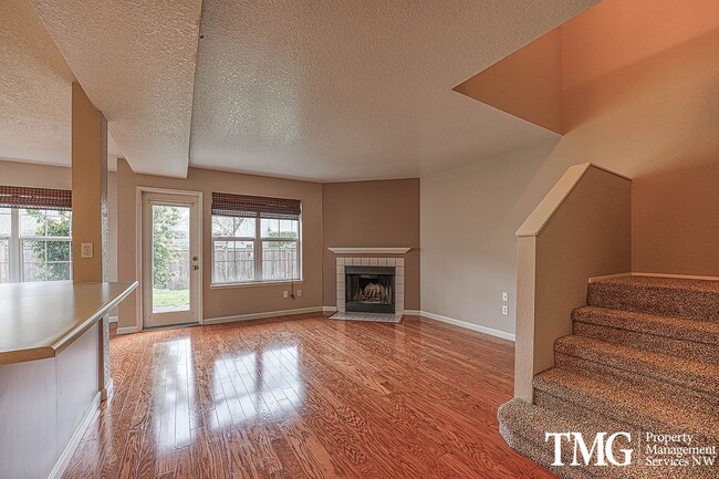 Photo - Stylish 3 BD Townhome Near Vancouver Mall
