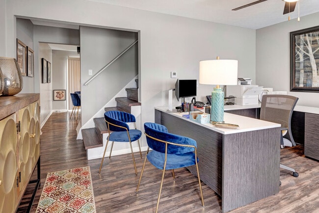 Photo - Riverdale Plaza