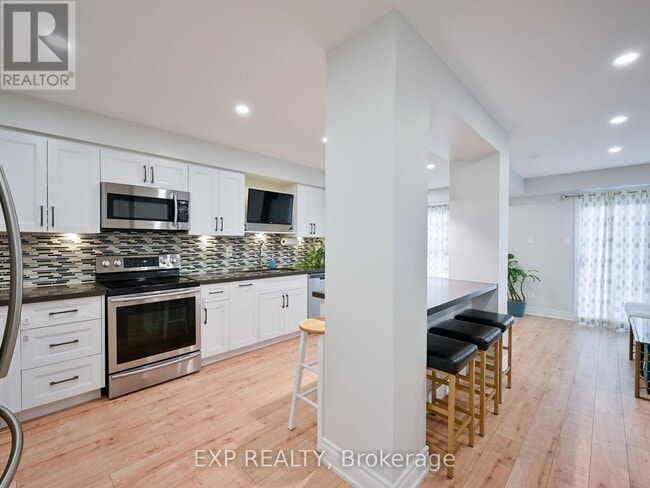 Photo - 3351 Hornbeam Crescent