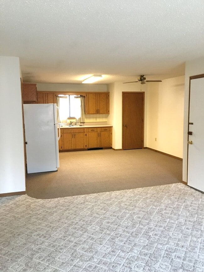 Building Photo - 511 6th St NE Unit 511#1 Rental