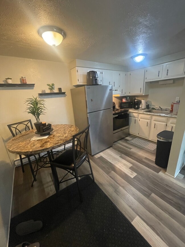 Photo - Locust Hill Apartments - 1-12 Locust Hill Dr