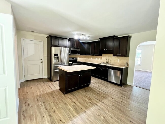 Photo - 3Bedroom Avail in Carolina Plantation!