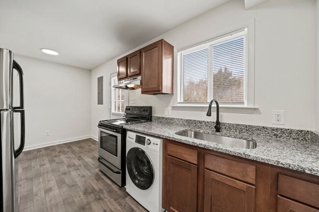 Creek Wood Townhomes