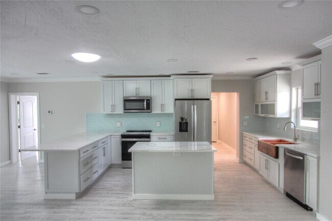 Photo - 306 Island Cir