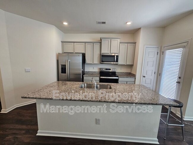 Photo - 611 Dairy Dr