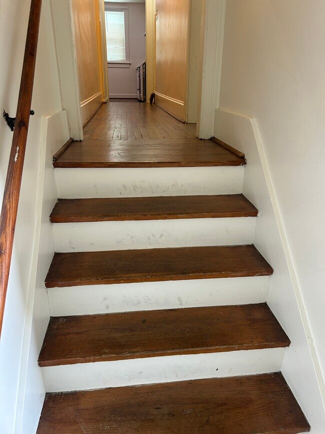 190 Hudson Ave Unit C