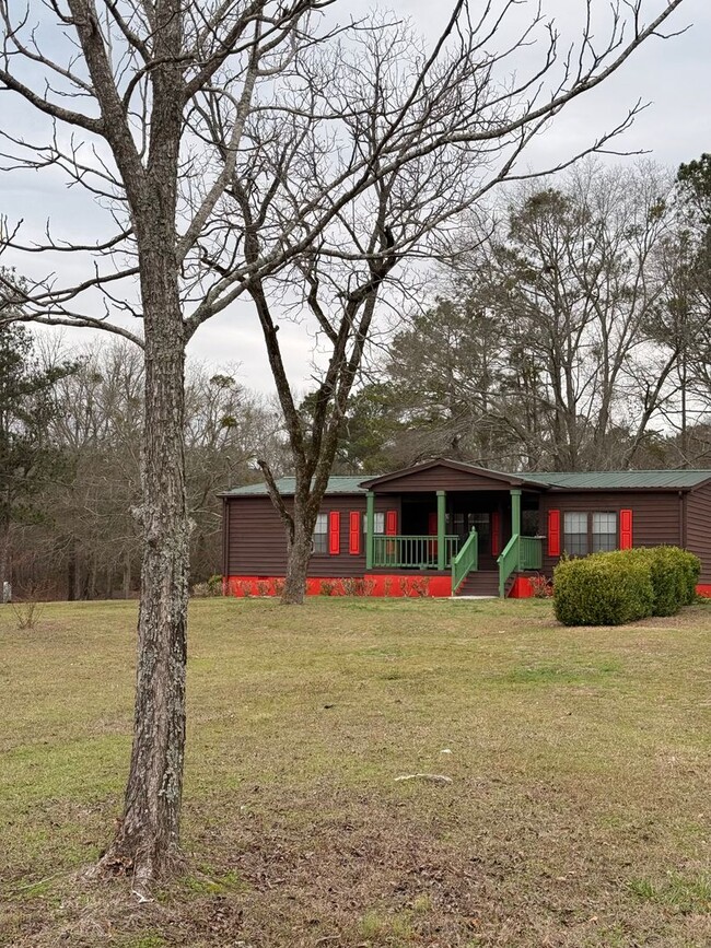Photo - Beauregard Rental On Large 1/2 Acre Lot!