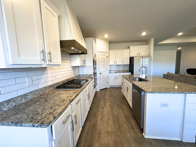 Photo - 30858 Semper Dr