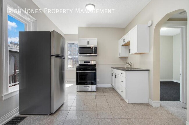 Photo - 39 Glendale Pl Unit Upper