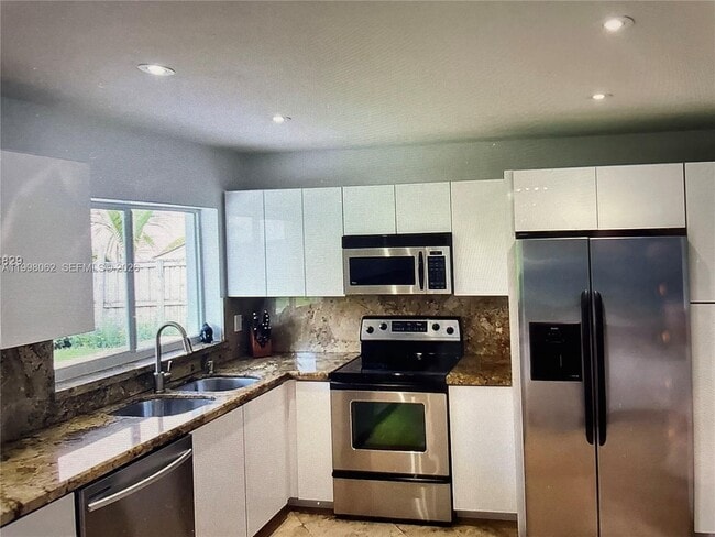 Photo - 10900 SW 107th Ave