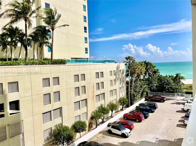 Building Photo - 5005 Collins Ave Rental