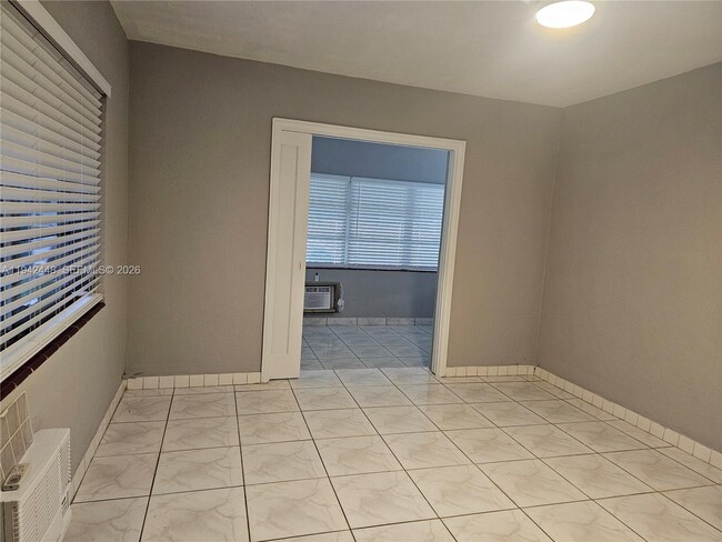 Photo - 1947 Funston St Unit 1