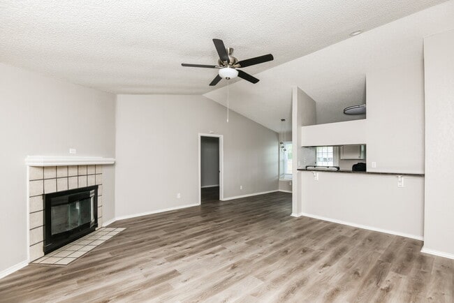 1032 W Hills Terrace