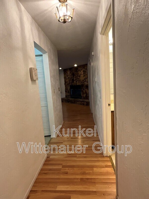 Photo - 23 Innsbruck Ln