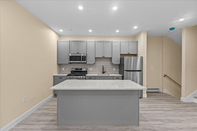 Photo - 86-88 North Winooski Ave Unit Student Rental - RENT BY THE ROOM