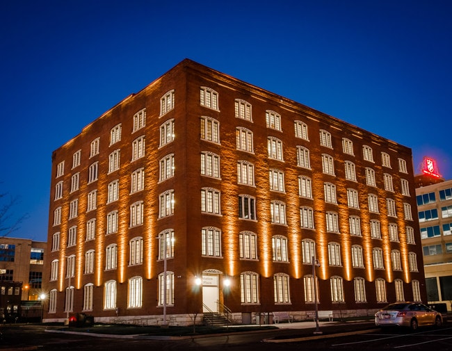 Photo - Station Plaza