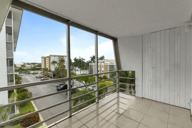 Photo - 3040 NE 16th Ave Unit 408