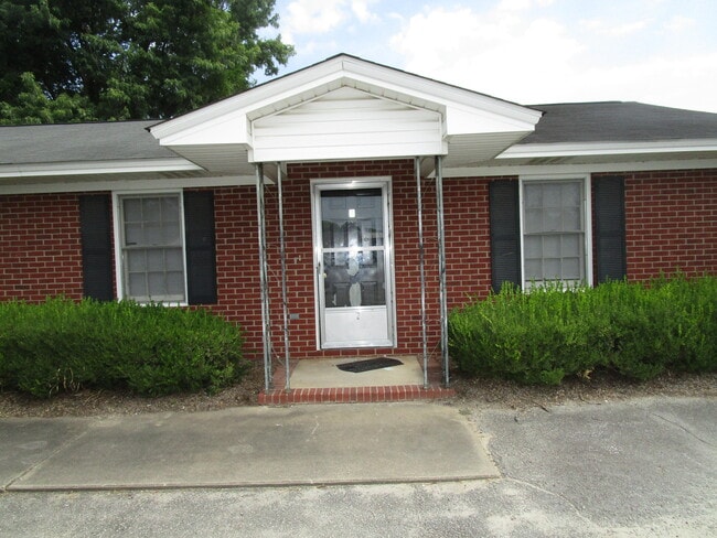 Building Photo - 211 W Hampton Ave