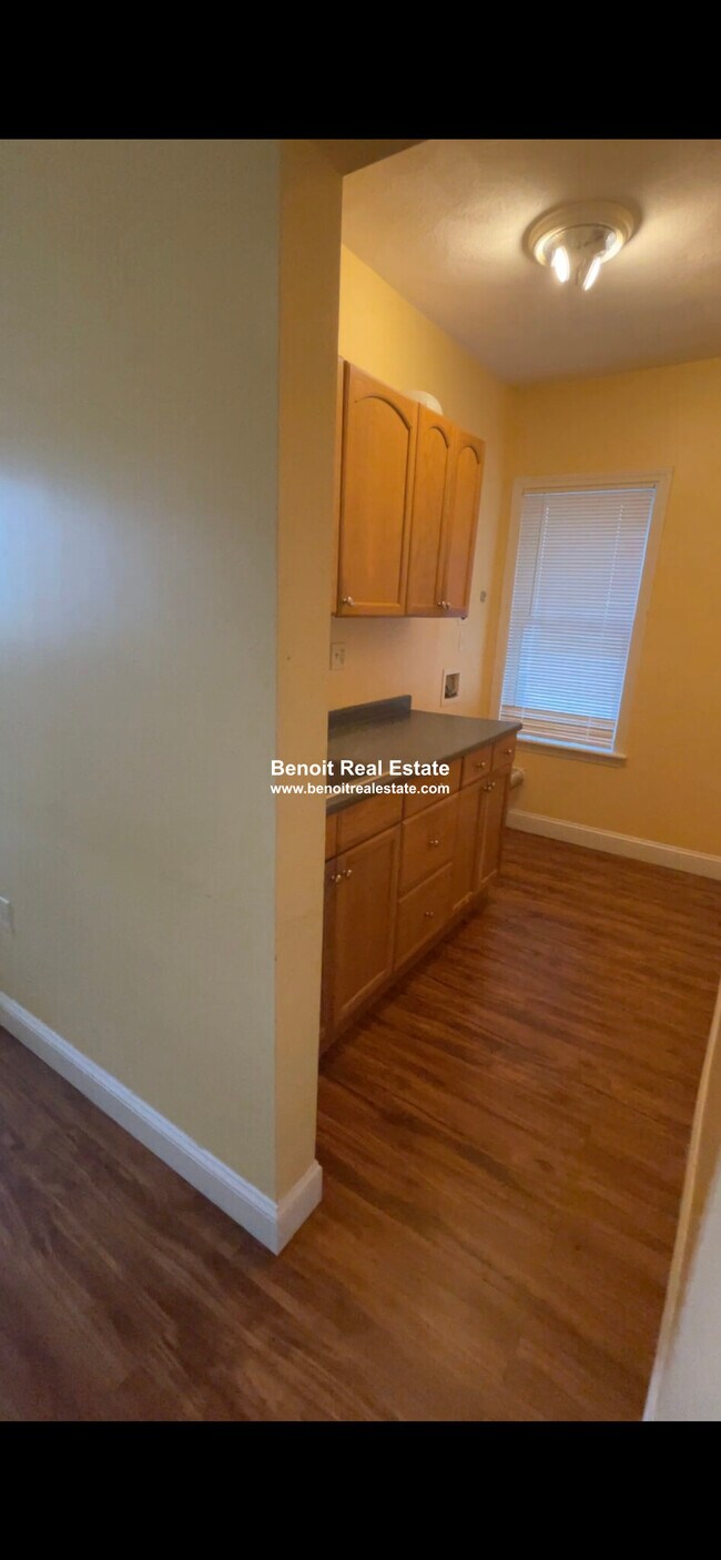 Photo - 225 Holland St