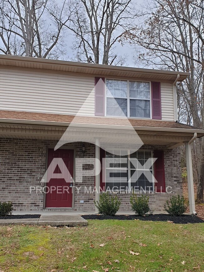 Building Photo - Spacious 2 Bd 1.5 Ba Townhouse in Halls! Unit 7950 Andersonville Pike
