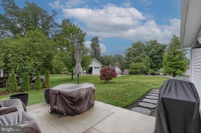 Photo - 212 W Areba Ave