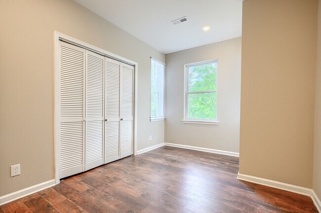 446 N Linwood Ave Unit 2