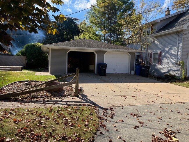 Photo - 617 Sterling Ave