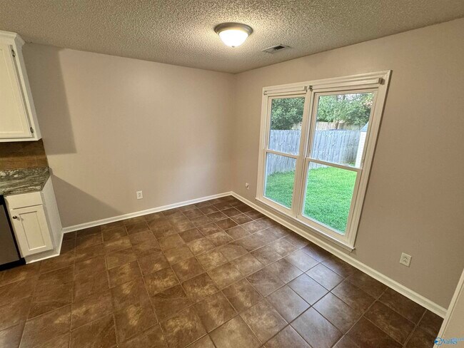 Photo - 235 Shadowbrook Ln NE